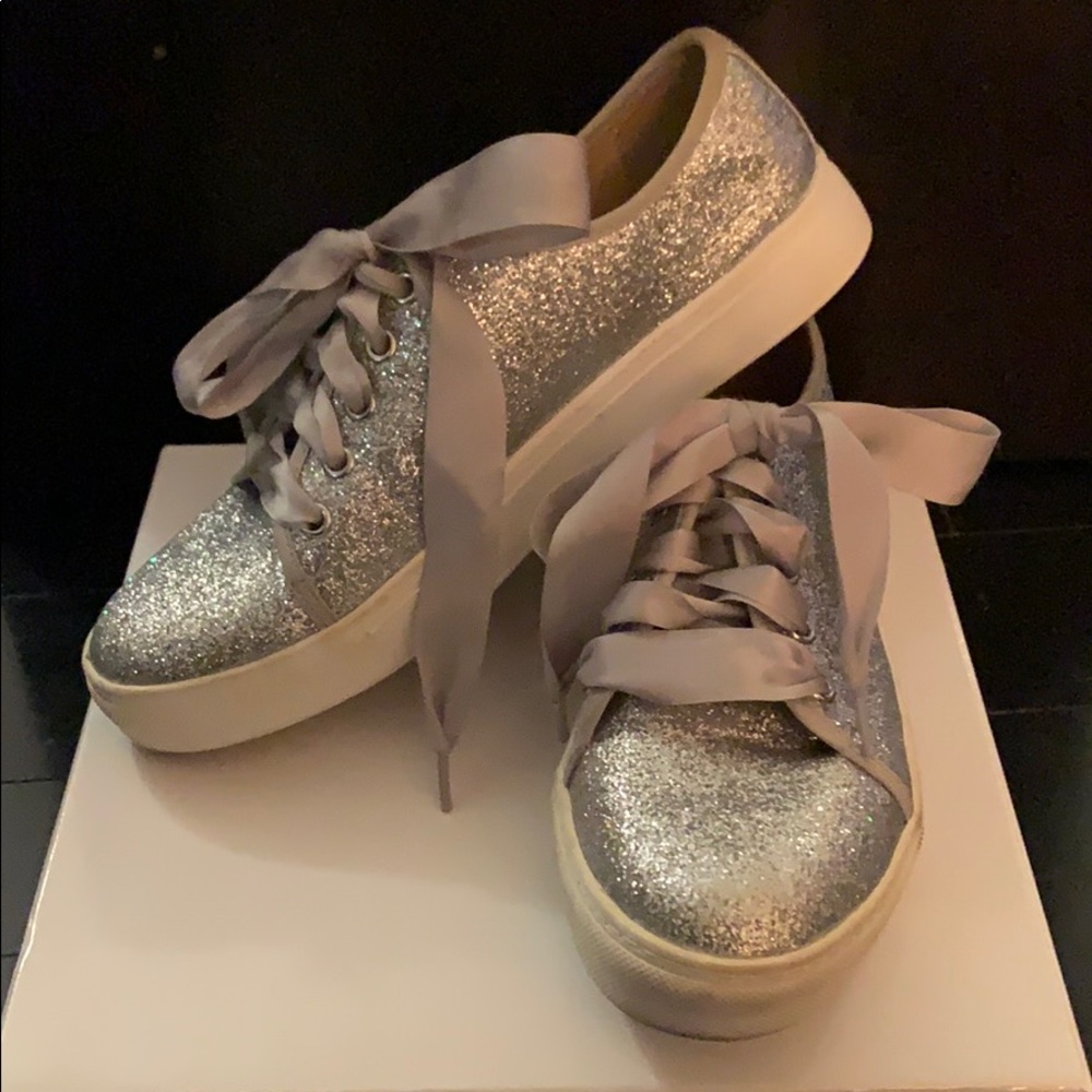 Dirty Laundry Silver Glitter Sequin Sneaker 8.5/39